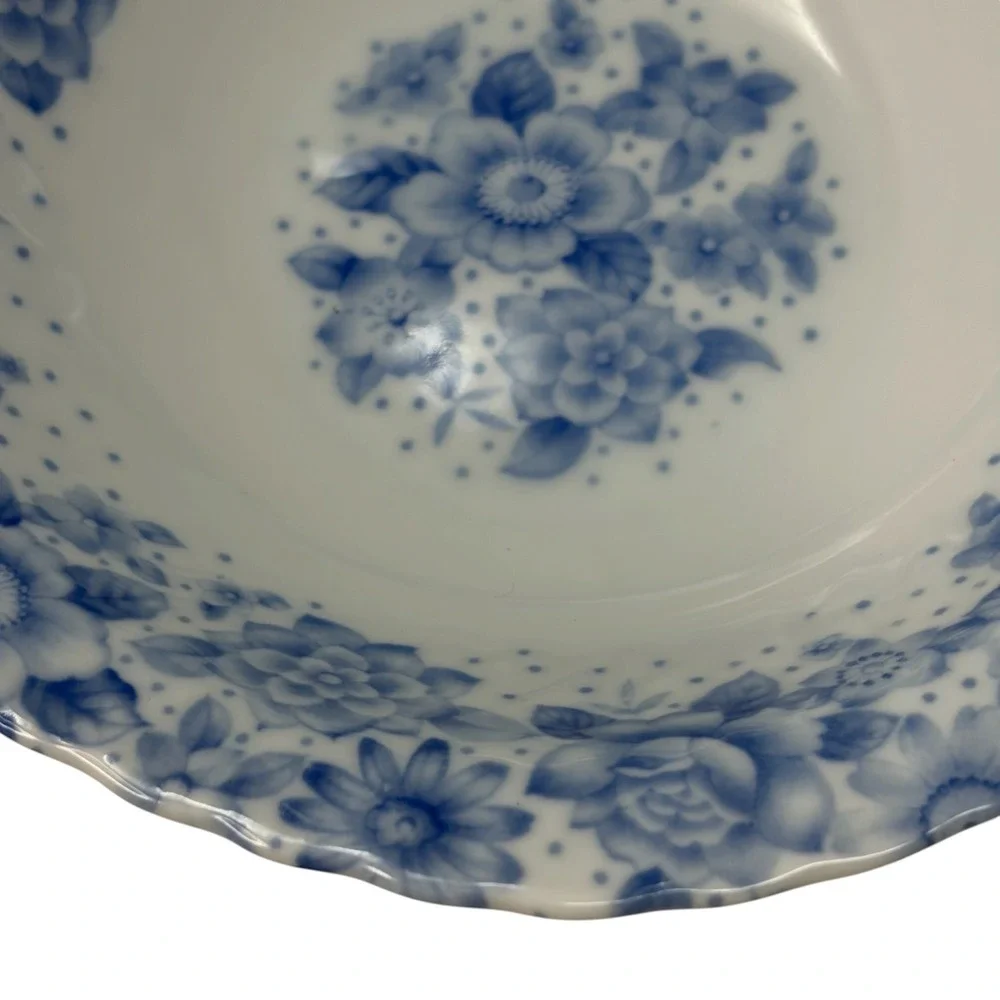 Vintage Japanese Blue White Floral Porcelain 4 Pc Set 2 Plates 2 Bowls